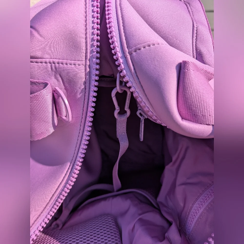 Dagne Dover Medium Landon Carryall, Orchid neoprene, like new - Picture 5 of 10